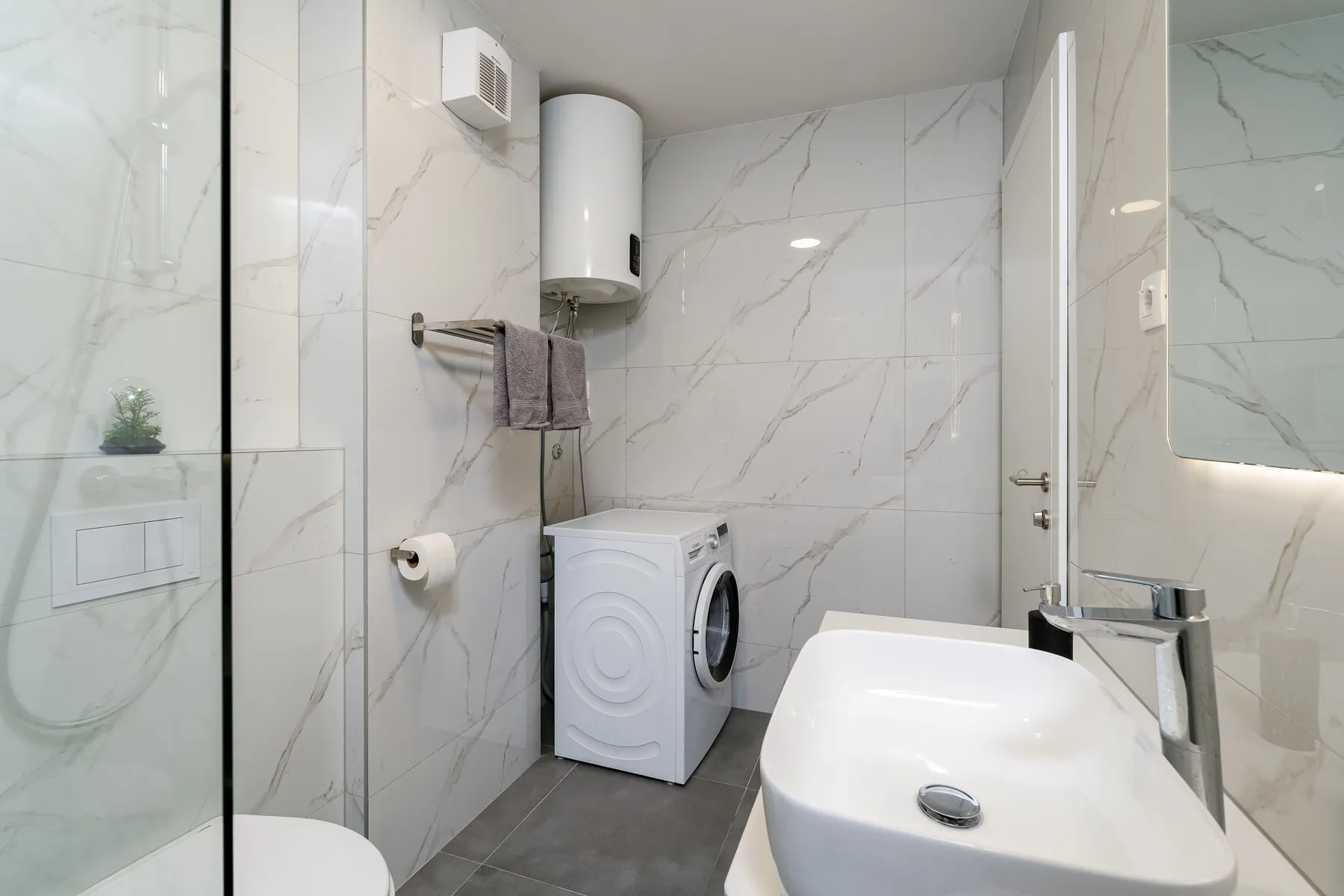 Bathroom with washing machine